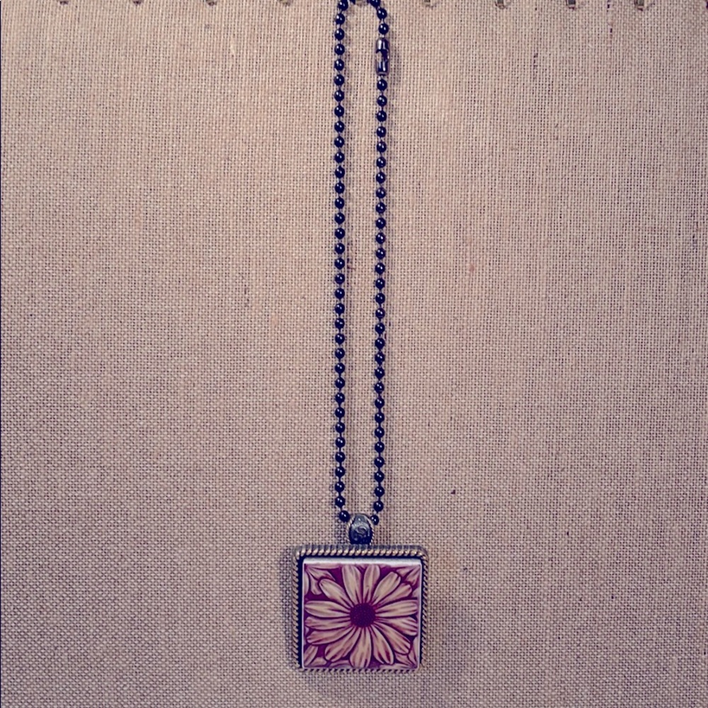 Western Daisy Necklace